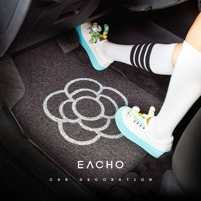 车内通用防脏脚垫汽车易洗地垫子