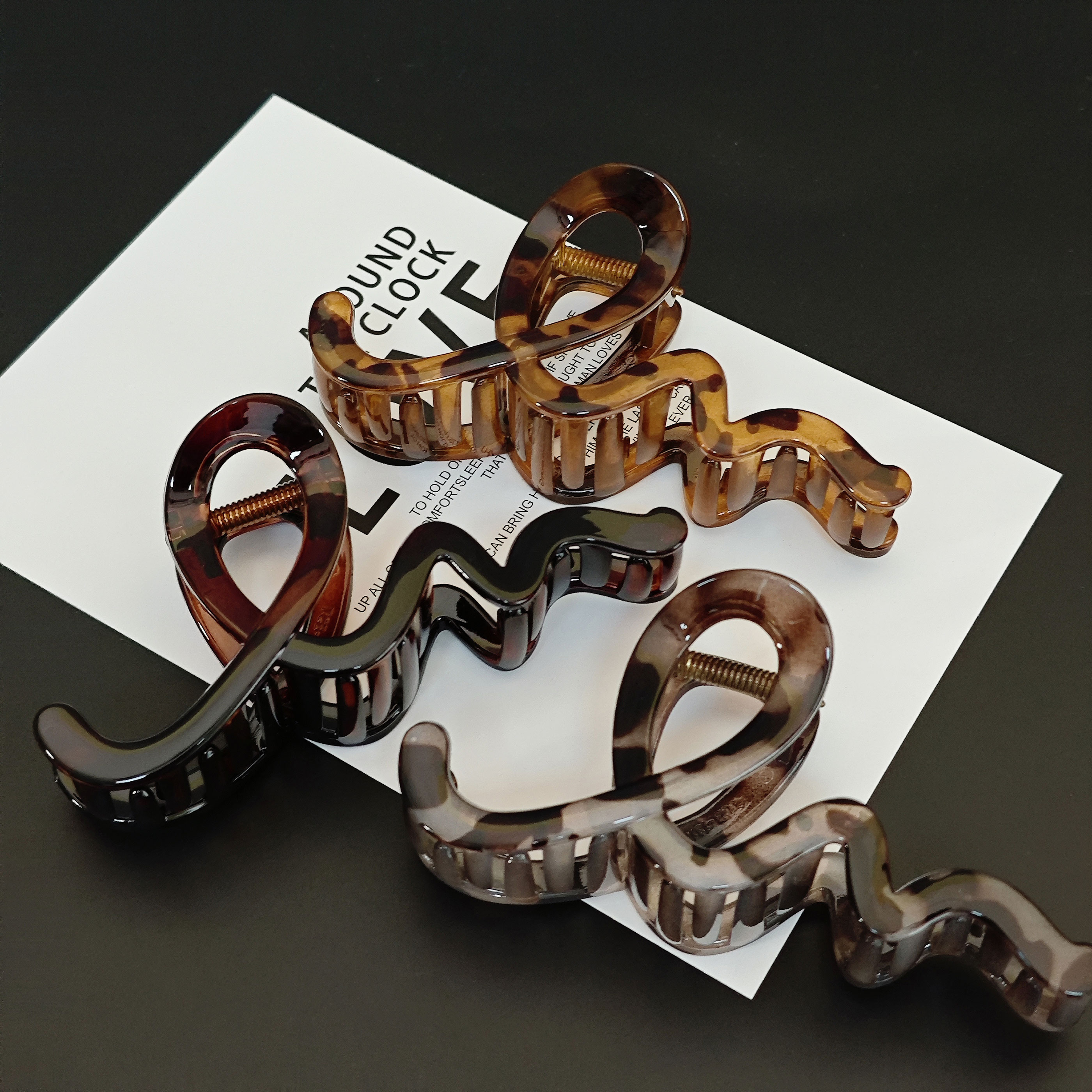 复古波浪豹纹抓夹女2025新高级感后脑勺盘发大号发量大鲨鱼夹发夹