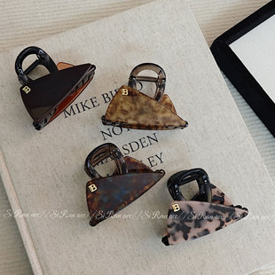 韩系三角豹纹醋酸抓夹女新款半扎发发卡后脑勺发量少盘发鲨鱼夹子