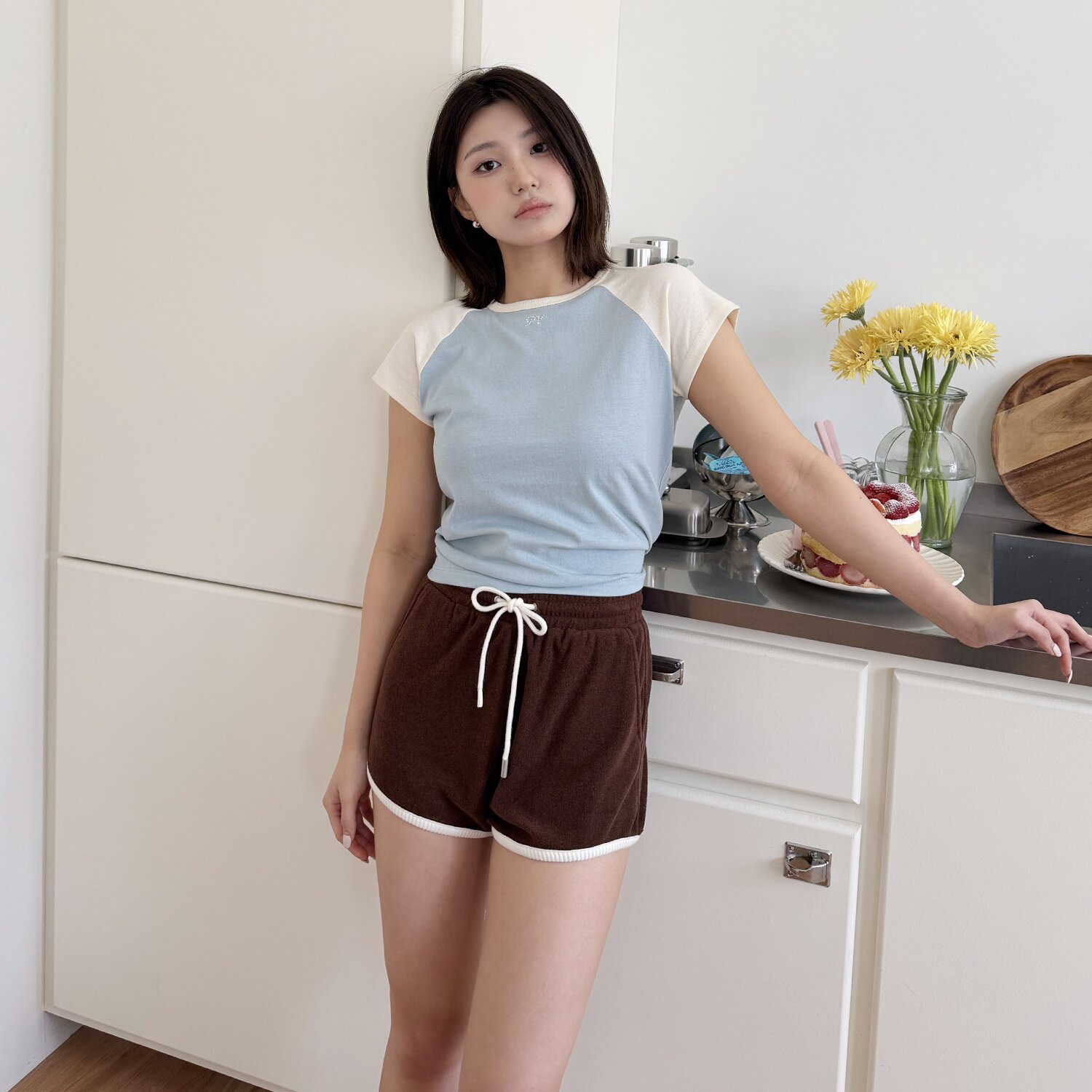 韩国代购Pivvee高尔夫球服26年春夏女士百搭运动修身显瘦抽绳短裤