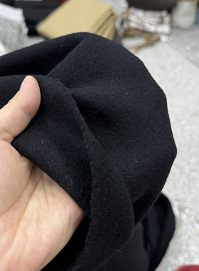 3米。迷dii非常软糯有弹黑色双面可用针织羊毛。卫衣裤子外套