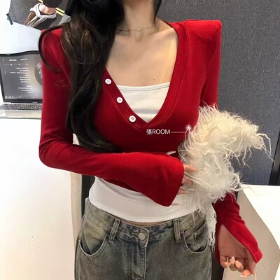 张ROOM新款V领纽扣撞色拼接假两件打底衫修身显瘦垫肩磨毛上衣潮