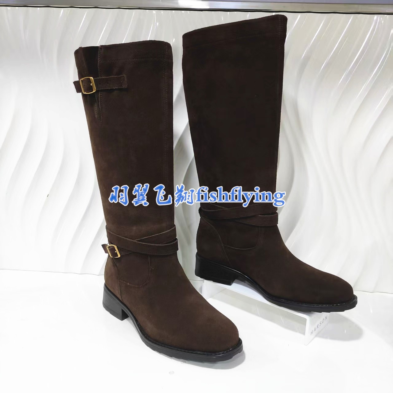 HA252506正品Harson/哈森2025冬新套筒低方跟皮带扣翻皮女高筒靴