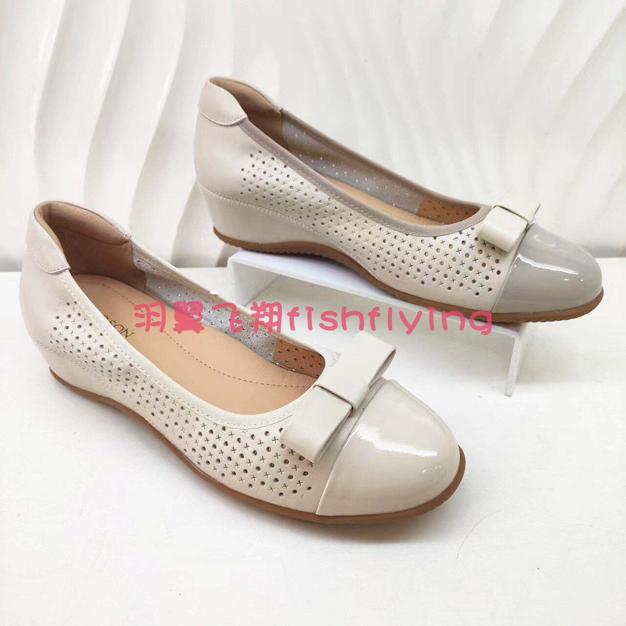 HS253018哈森专柜正品2025春夏季蝴蝶结透气镂空坡跟舒适女单鞋