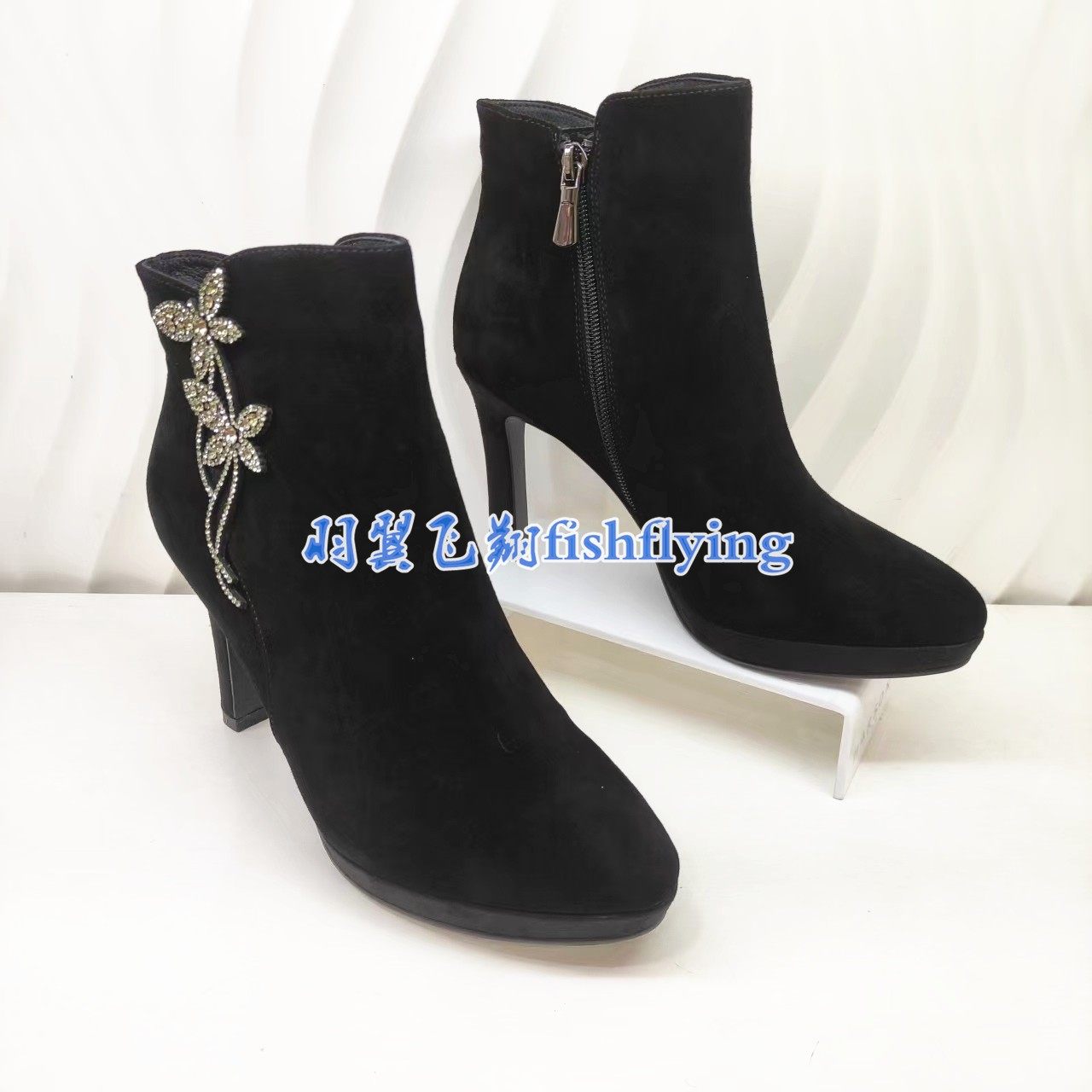 KA251549卡迪娜专柜正品25冬新细跟水钻防水台时尚加绒保暖女短靴