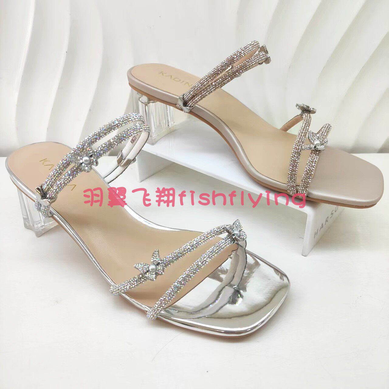 KM251546卡迪娜专柜正品2025夏季新细带两穿金银色水晶跟女凉拖鞋
