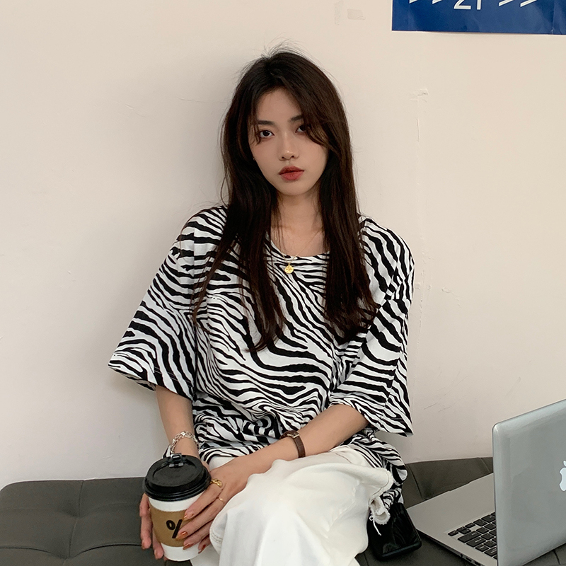 Real price ~ 2021 super fire loose T-shirt women's ins new zebra pattern casual temperament base shirt