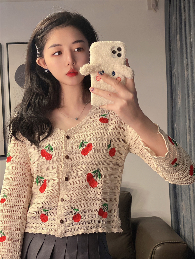Real price: Spring 2021 Vintage embroidered blouse women's V-neck short cut out long sleeve shirt