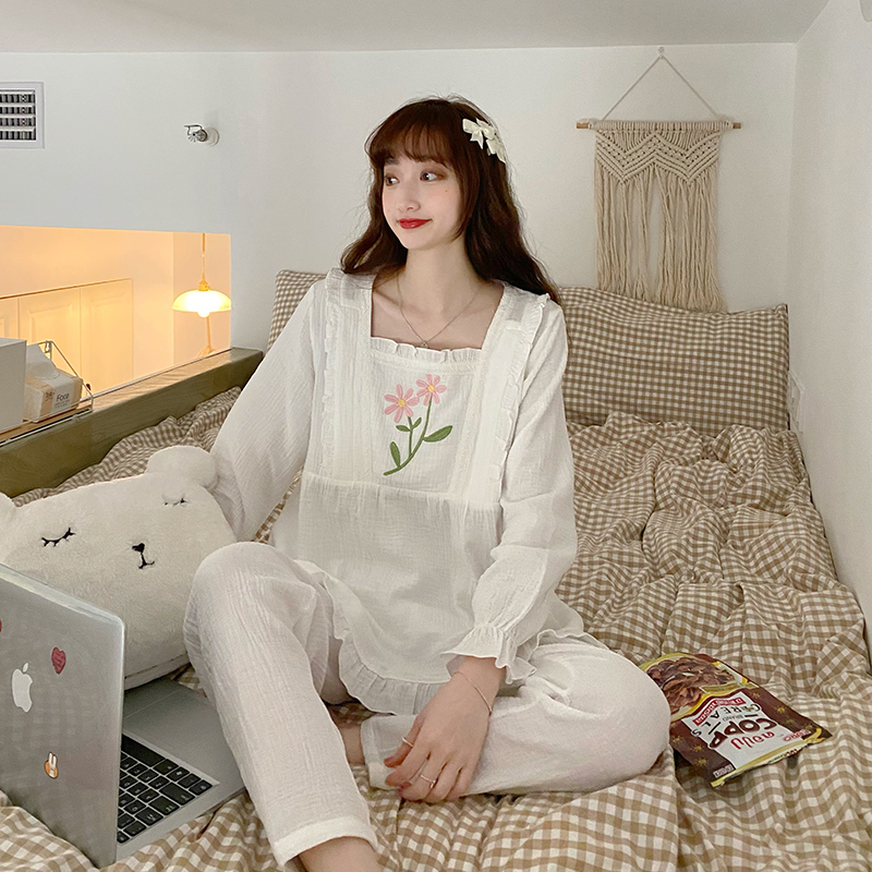 Real price spring and summer simple leisure embroidery flower home clothes can be worn outside the square collar Pajamas Set