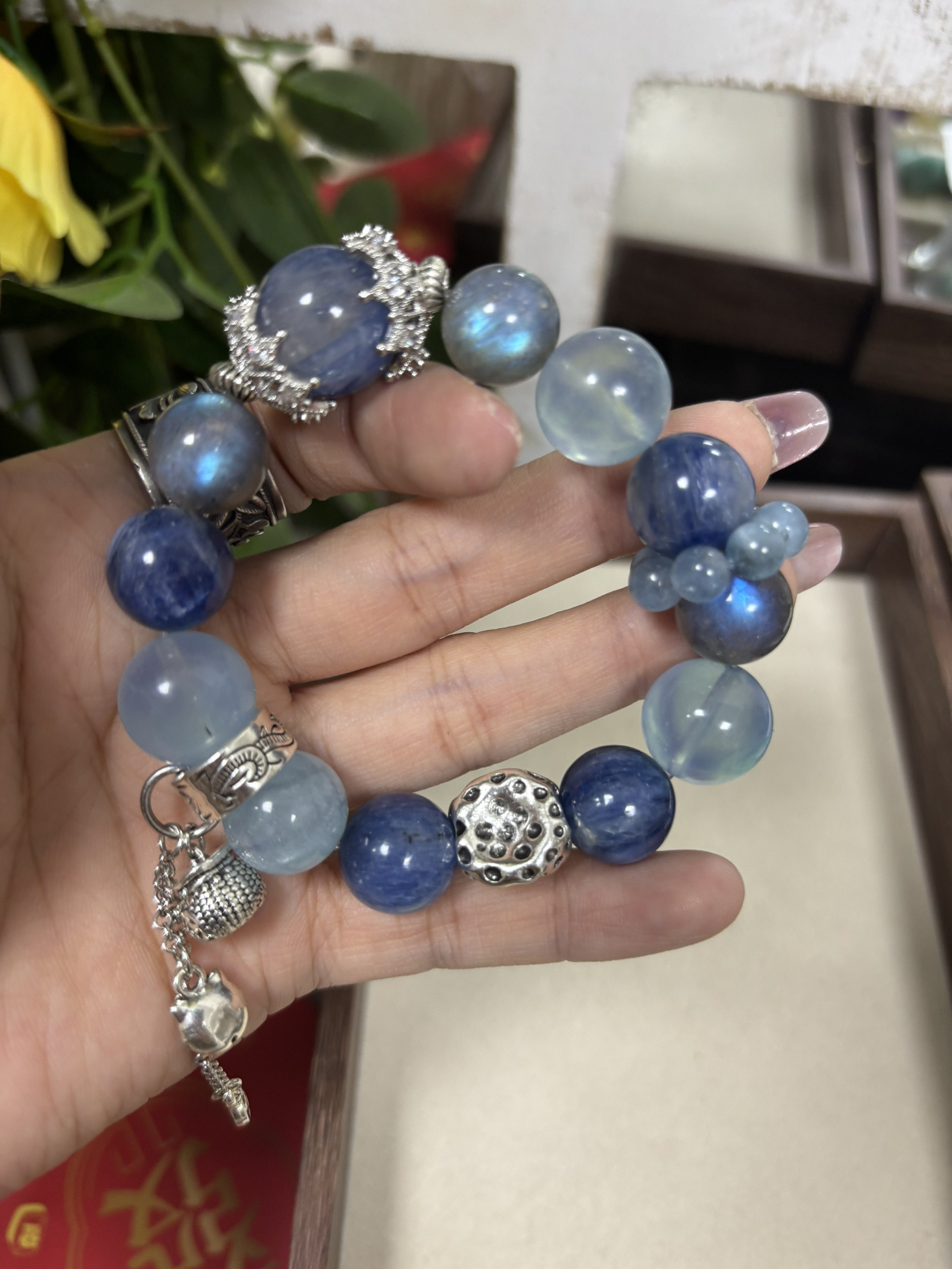 14mm天然蓝晶石灰月光手链女款手串旺事业转运手串女原创蓝色系
