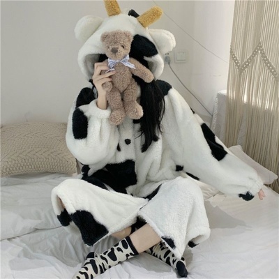 冬季女生珊瑚绒睡袍睡衣女加厚卡通ins风可爱奶牛连帽学生家居服