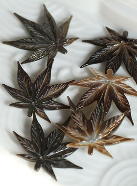 花影梦黑蝶贝枫叶挂坠
