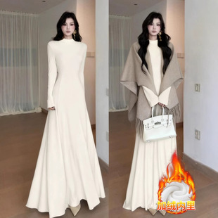 冬季加绒白色针织连衣裙冬装高级感加厚长款打底内搭长裙秋冬裙子