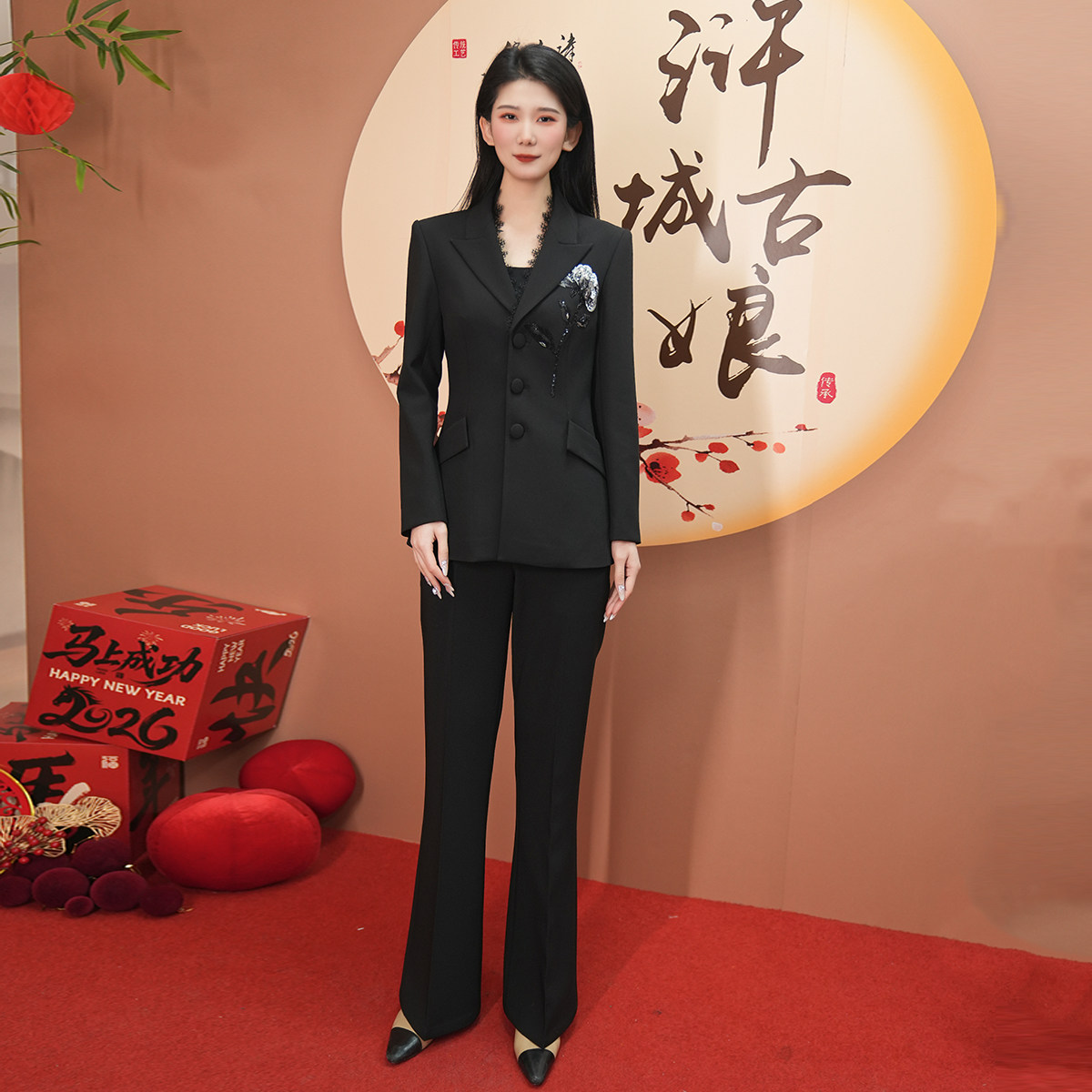 2026中式西服收腰气质通勤春新款长袖女士黑色显瘦百搭经典套装