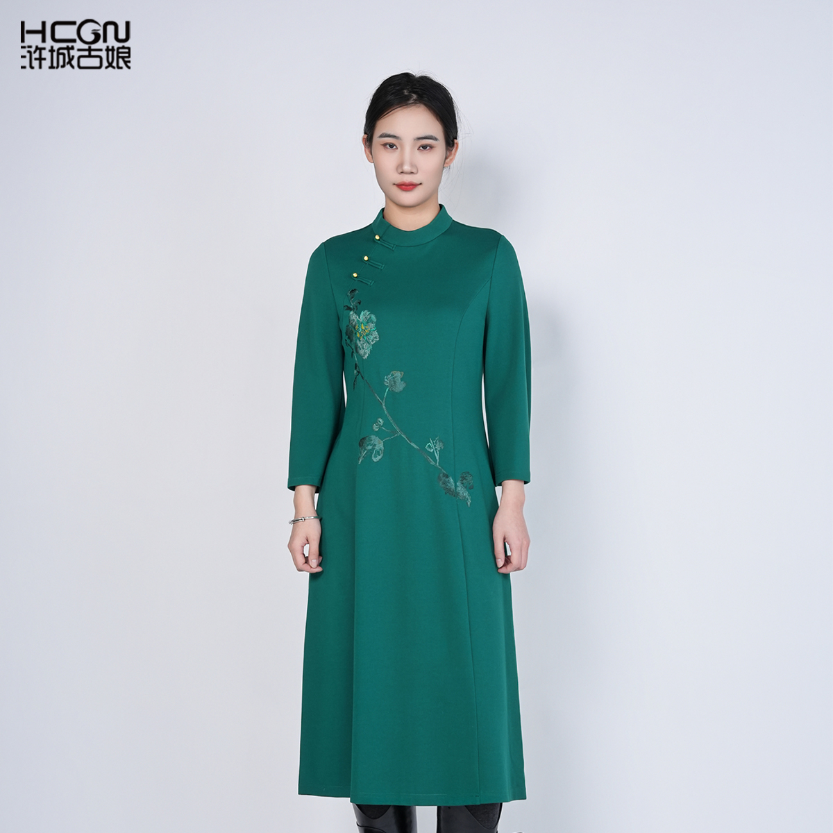 中式刺绣显瘦通勤气质长款连衣裙