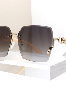 2026新款帕莎显脸小太阳镜女无框轻熟时尚感浅色温柔风墨镜PS2081