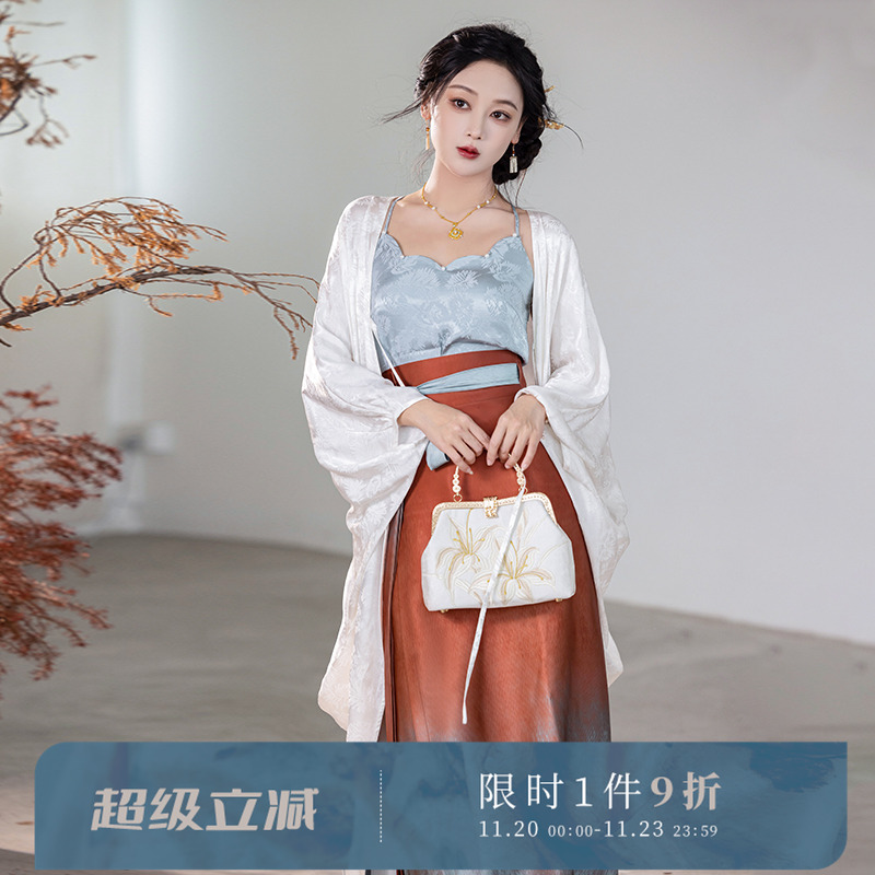 拟梦釉里红原创国风新中式蝙蝠袖花瓣钉珠黄昇墓宋抹红蓝渐变旋裙