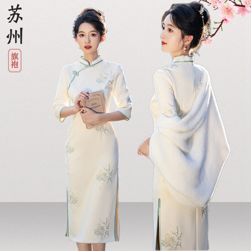 中国风水墨绣花麂皮绒旗袍苏州秋