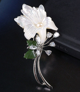 韩国进口珍珠母贝花朵胸针女水晶锆石合金胸花玉石别针领针丝巾扣