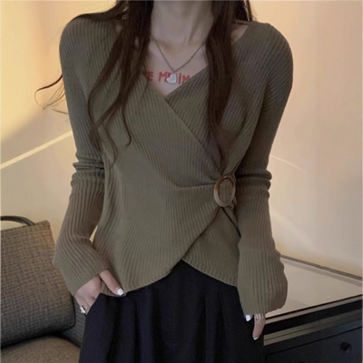 法式毛衣设计感小众内搭秋冬2024新款上衣V领针织打底衫女高级感