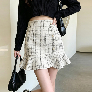格子鱼尾短裙女2026新款秋季小香风不规则荷叶边包臀百搭半身裙裤