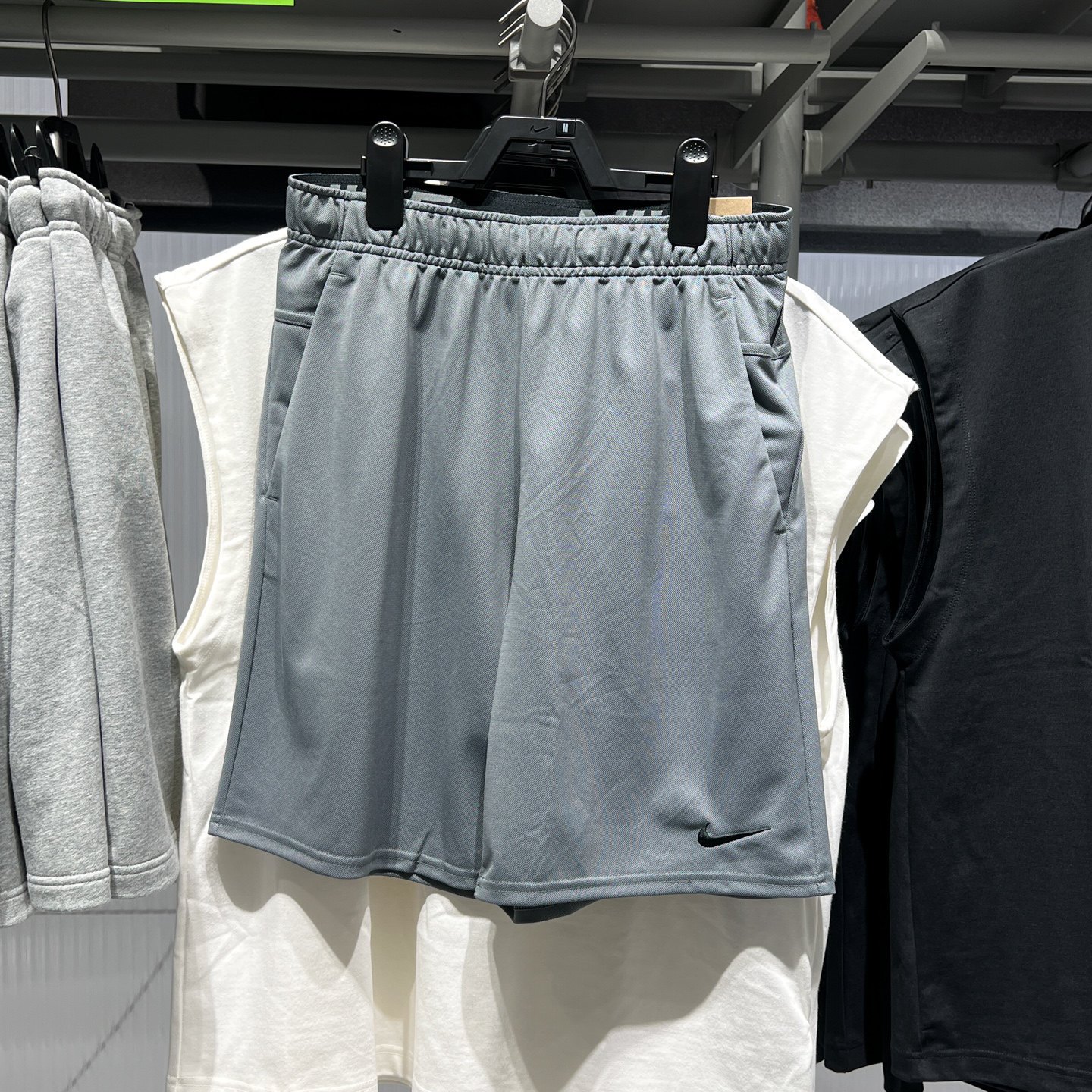 NIKE耐克男裤夏新款梭织速干宽松透气休闲运动裤五分裤IF2183-084 - 实物图