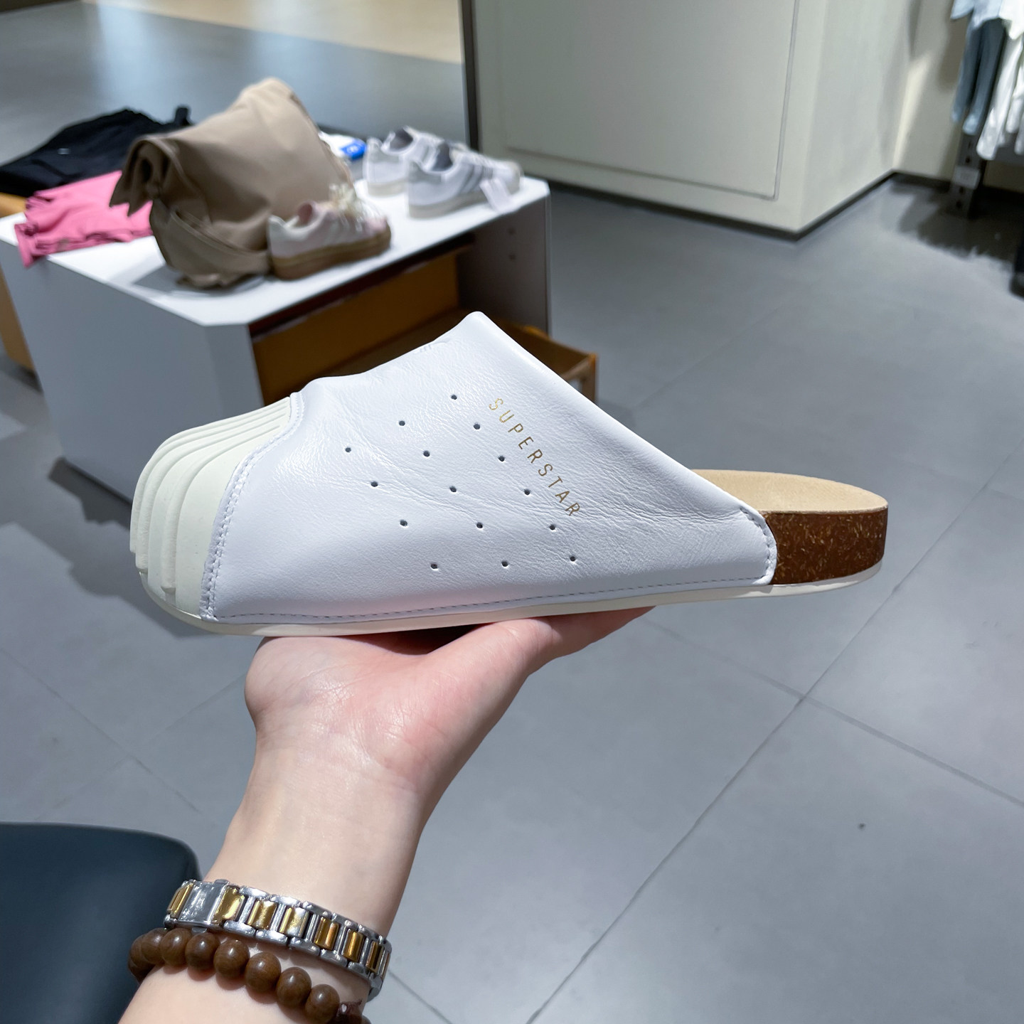 Adidas三叶草男女鞋2026