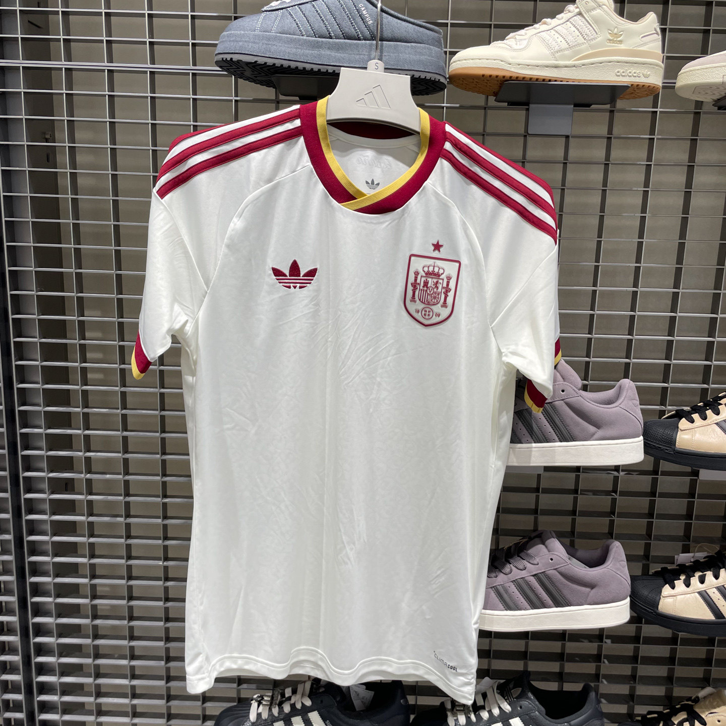 Adidas阿迪达斯三叶草男短袖夏季新款足球上衣宽松训练T恤 JN4397
