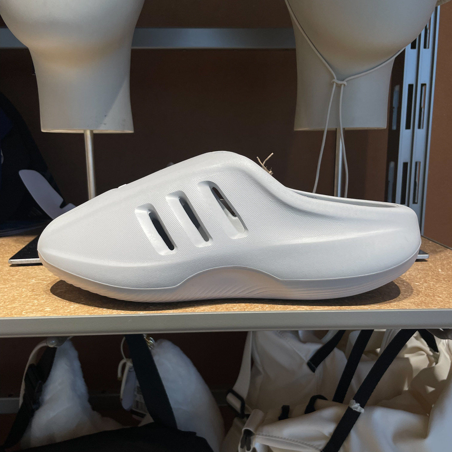 Adidas阿迪达斯男女鞋202
