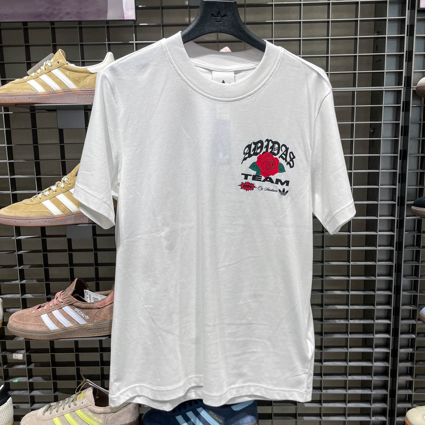 adidas阿迪达斯三叶草GFX Roses半袖春男复古玫瑰短袖T恤 KD0481