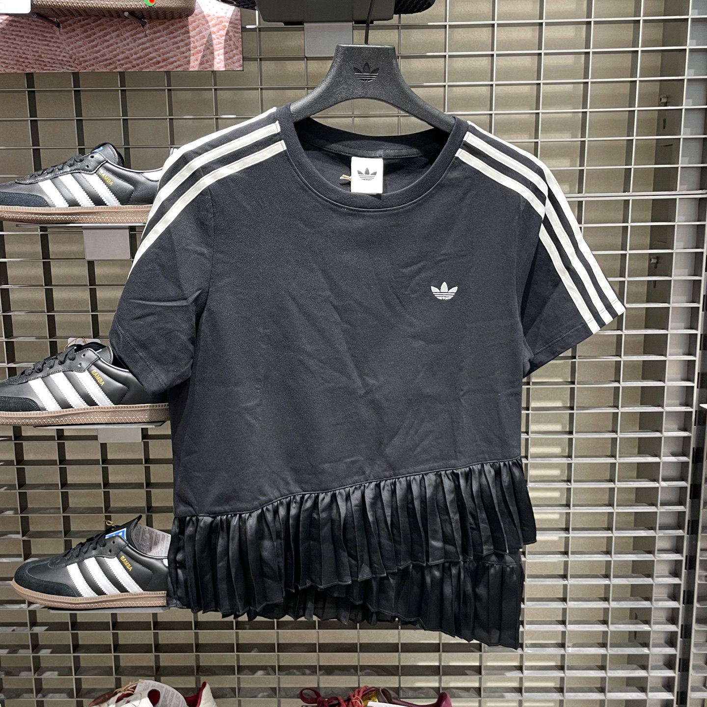 阿迪达斯三叶草女装2026