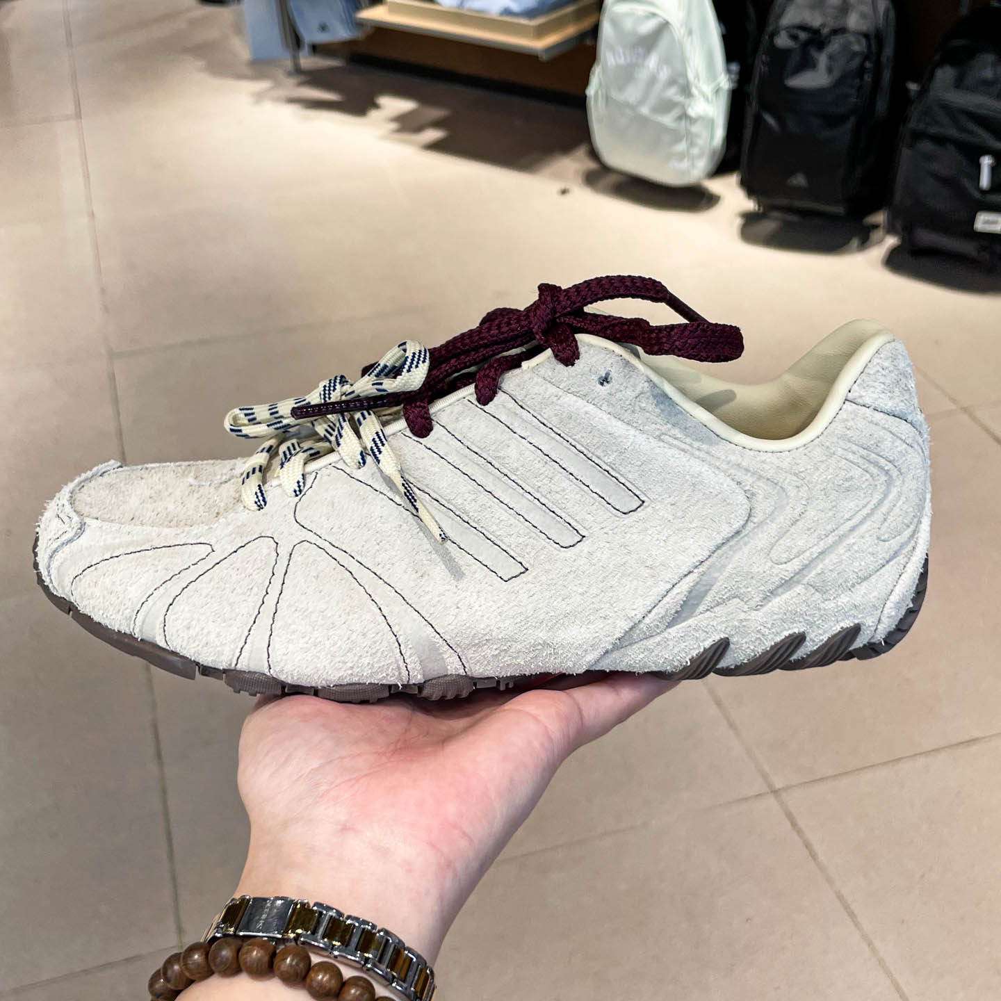 Adidas阿迪达斯女鞋2026秋款翻毛皮多色鞋带芭蕾薄底运动鞋LA7682
