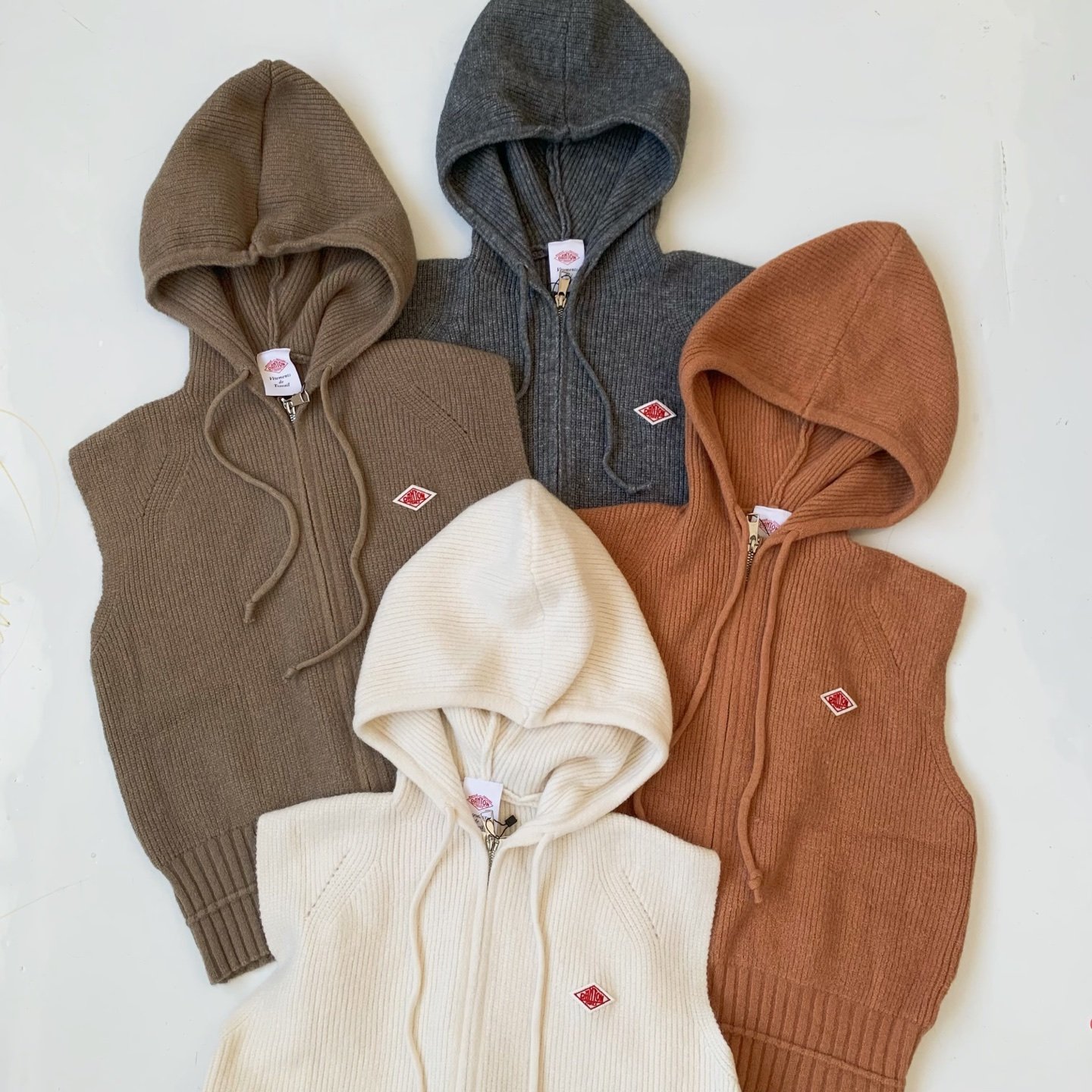 日系25秋冬新品danton纯色休闲显瘦针织连帽拉链马甲