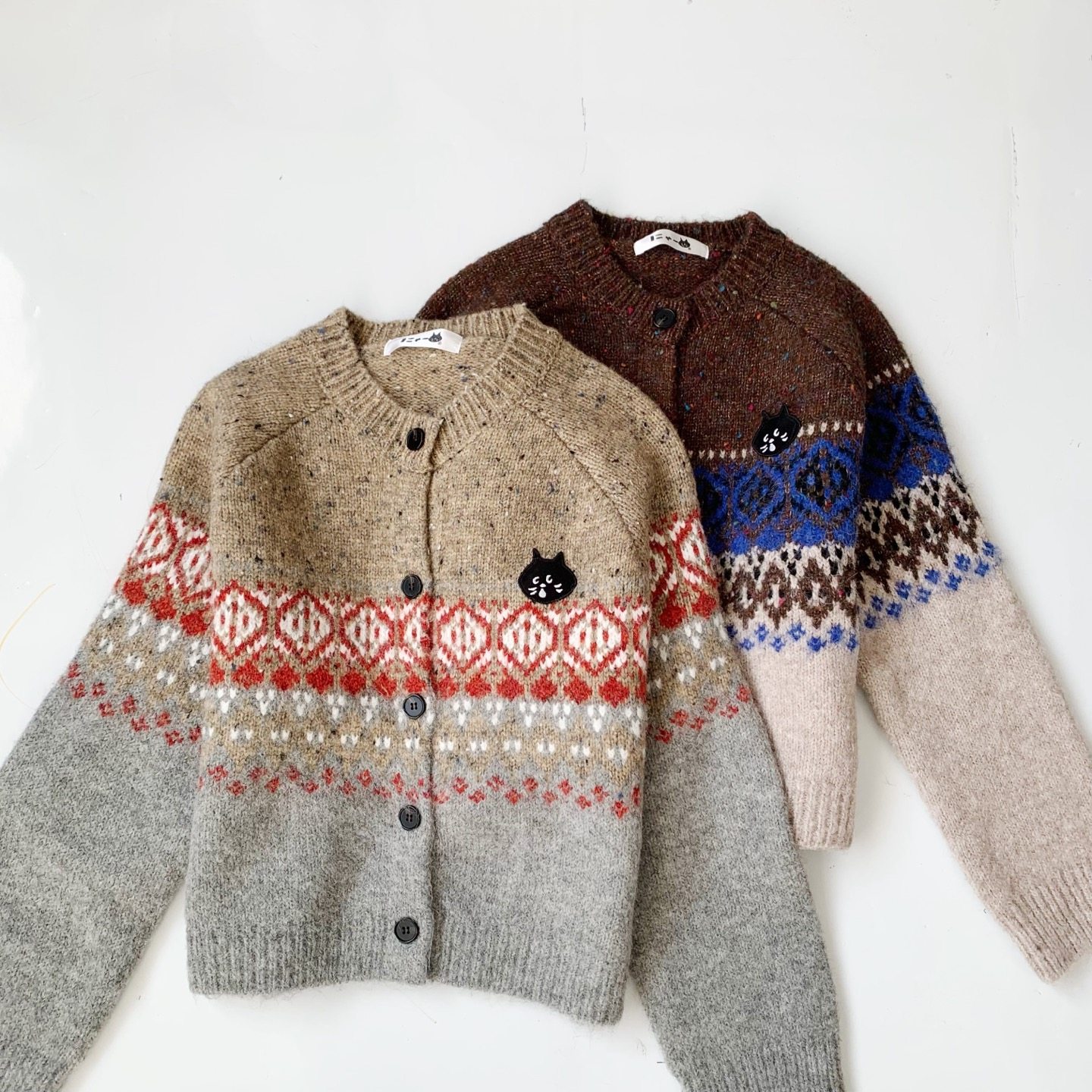 日系25秋冬新品刺绣惊讶猫撞色提花插肩袖时尚显瘦针织毛衣