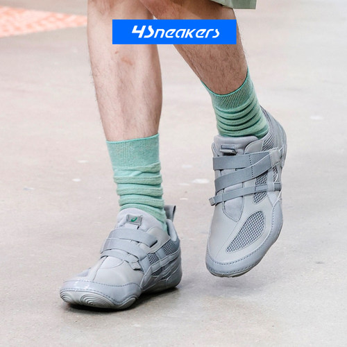 ISSEY MIYAKE三宅一生 x ASICS HYPER TAPING低帮薄底赤足训练鞋