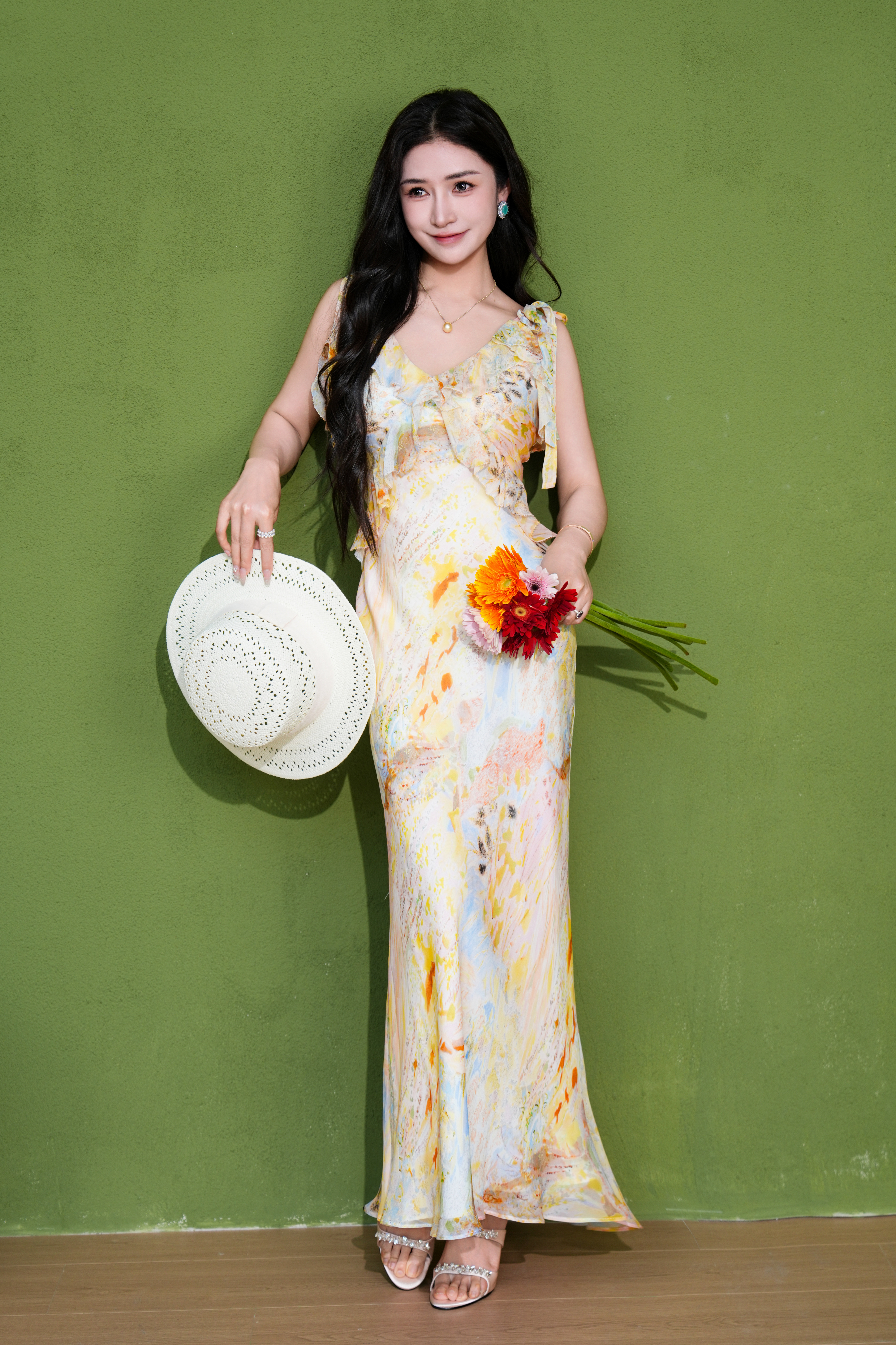 法式油画碎花真丝吊带连衣裙女夏季温柔风V领荷叶边收腰大摆长裙