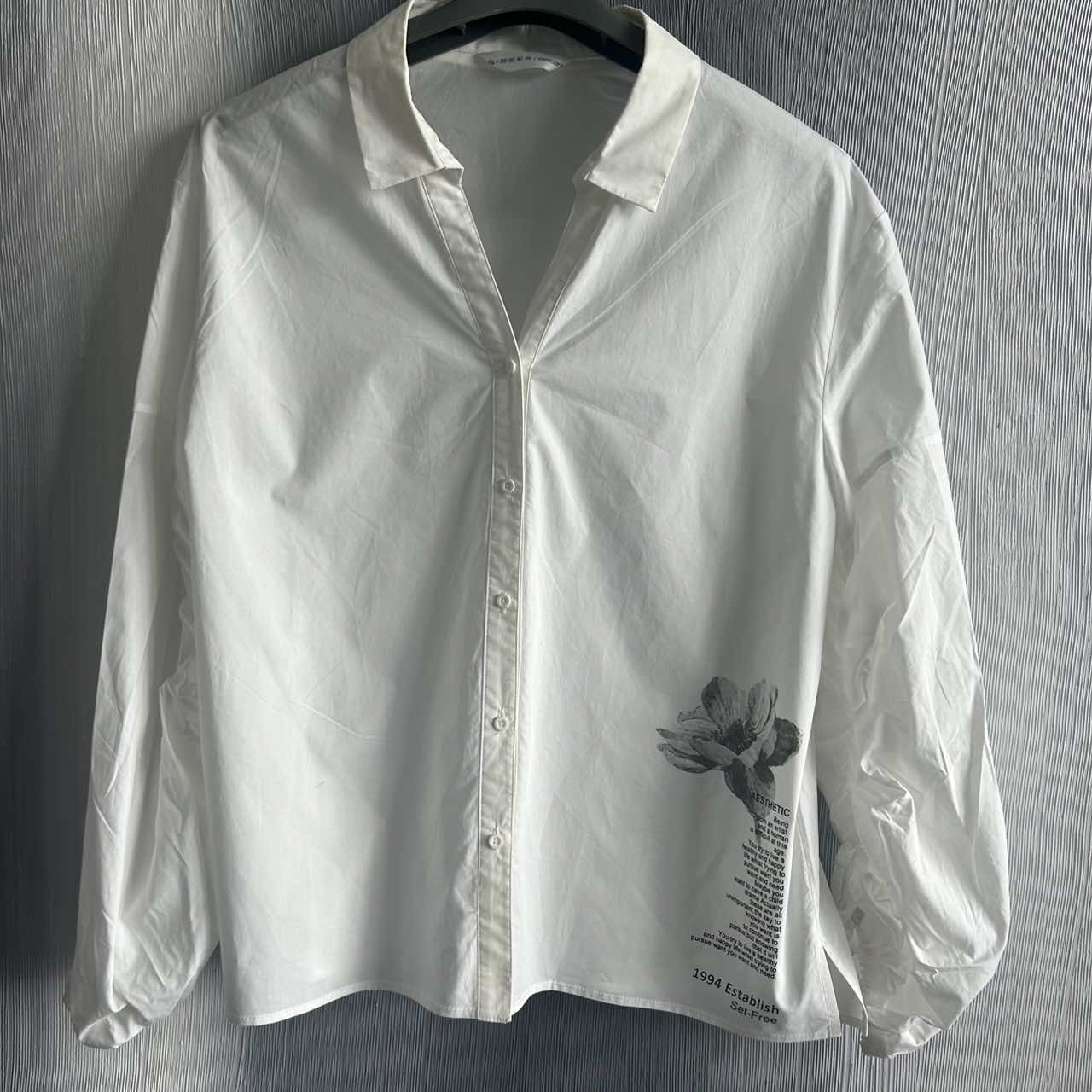 圣迪家女式原创设计感泡泡袖V领印花长袖棉质衬衫清仓0550