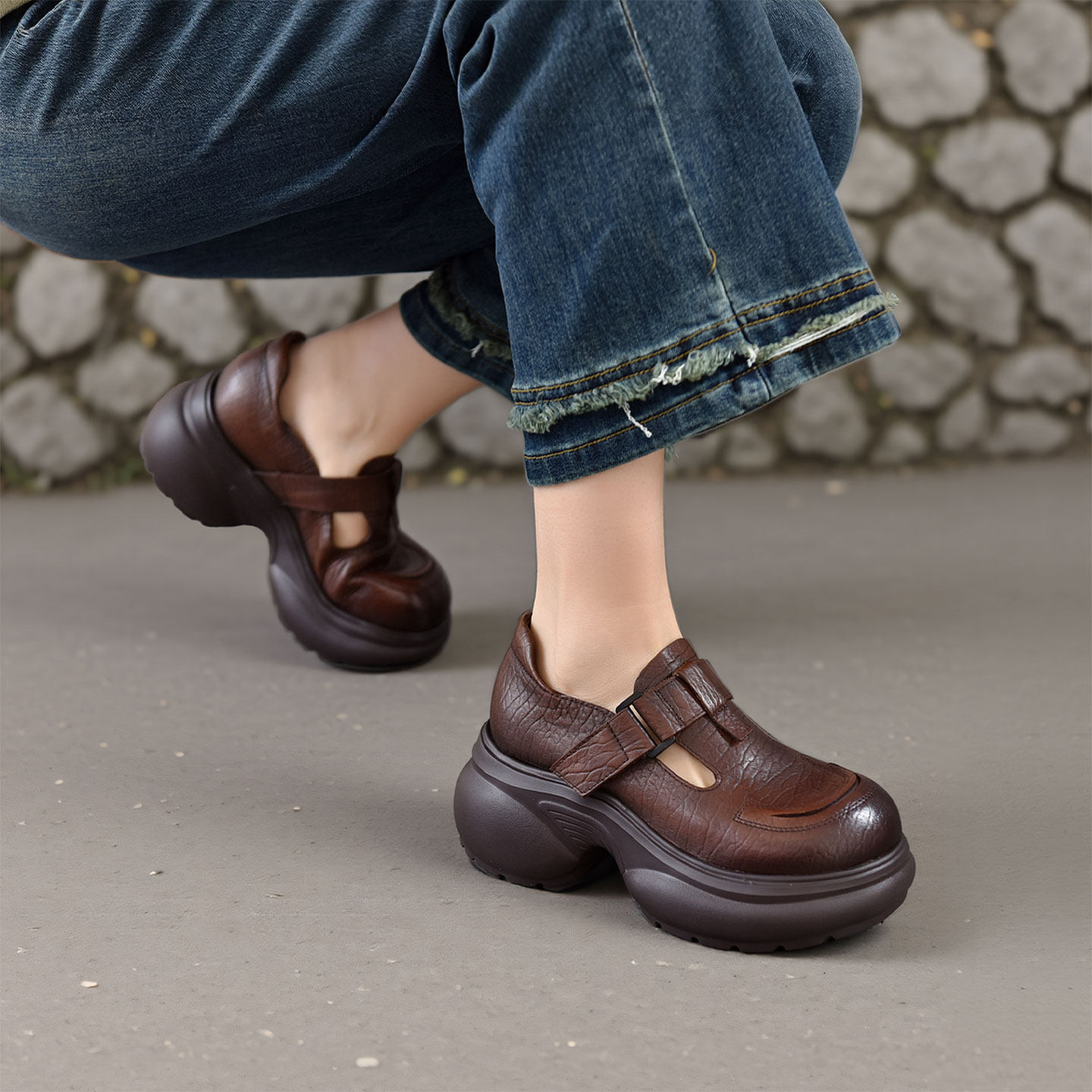 四起哥2026春秋头层牛皮复古风真皮单鞋女厚底松糕魔术贴通勤鞋潮