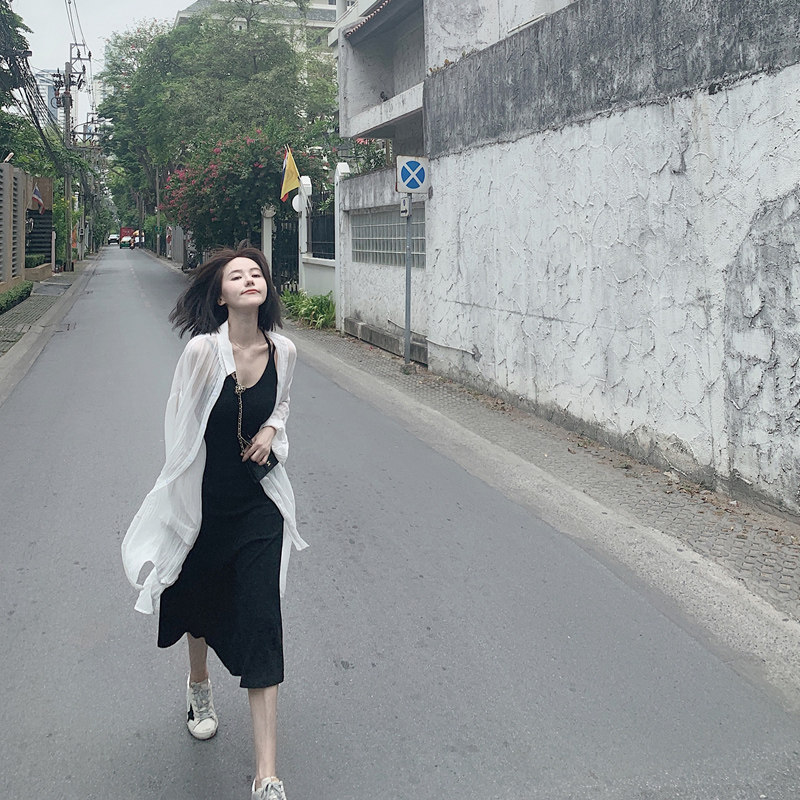 套装海边度假黑色显瘦连衣裙拍照