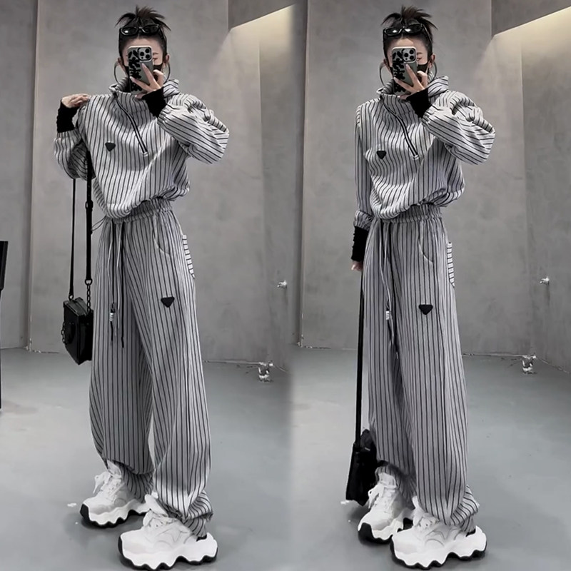 轻奢休闲运动套装女春秋新款时尚宽松显瘦条纹连帽卫衣长裤两件套