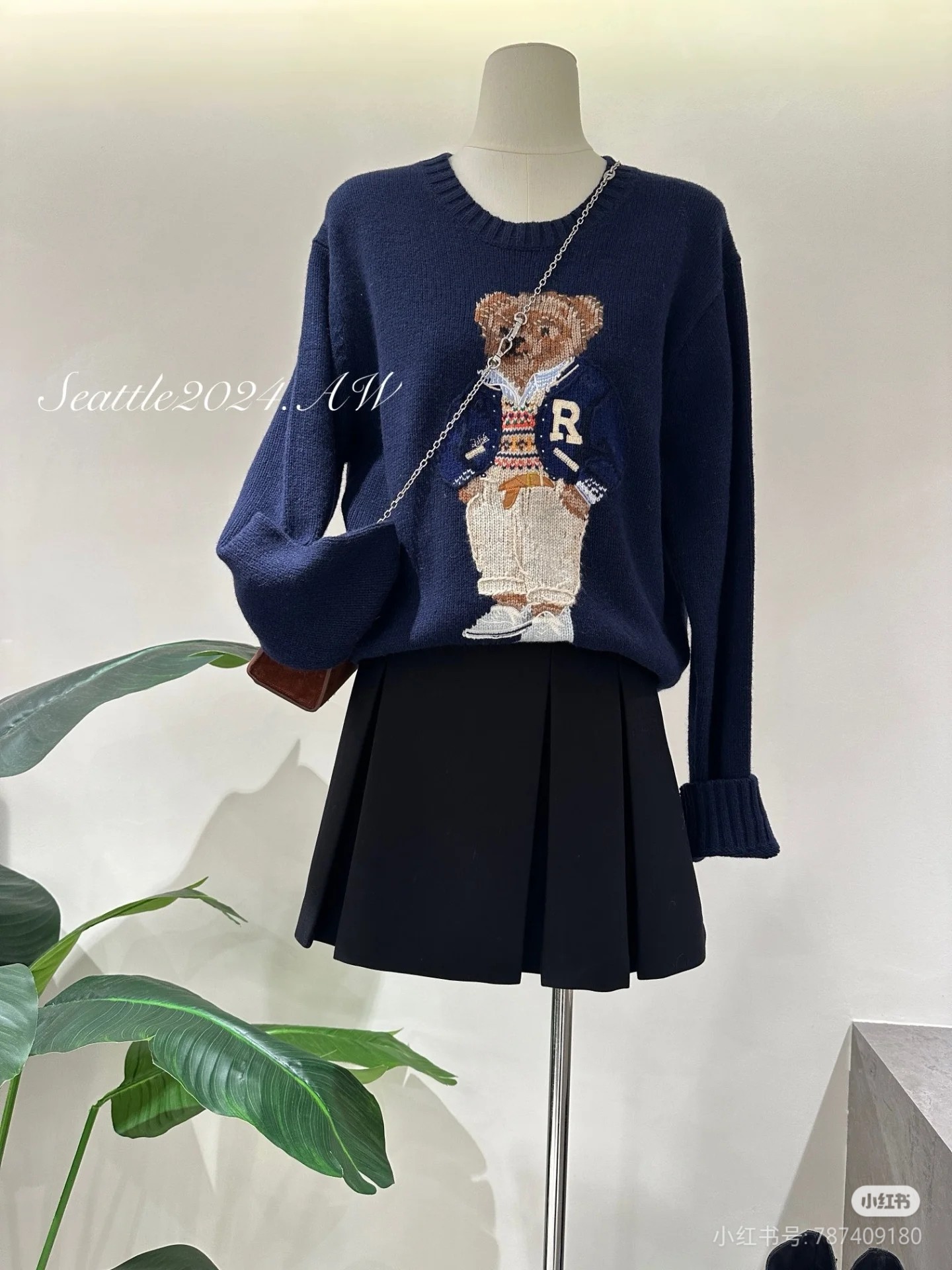 thumbnail for Original haute couture American casual bear crew neck pullover knitted sweater