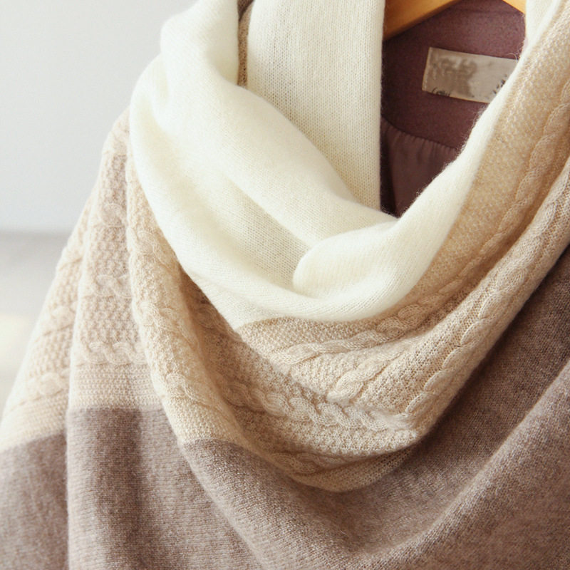 白绒三色拼接经典款直营针织围巾