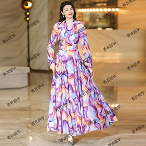香衣丽华28A-310春季新款长袖V领数码印花过膝大摆连衣裙修身显瘦