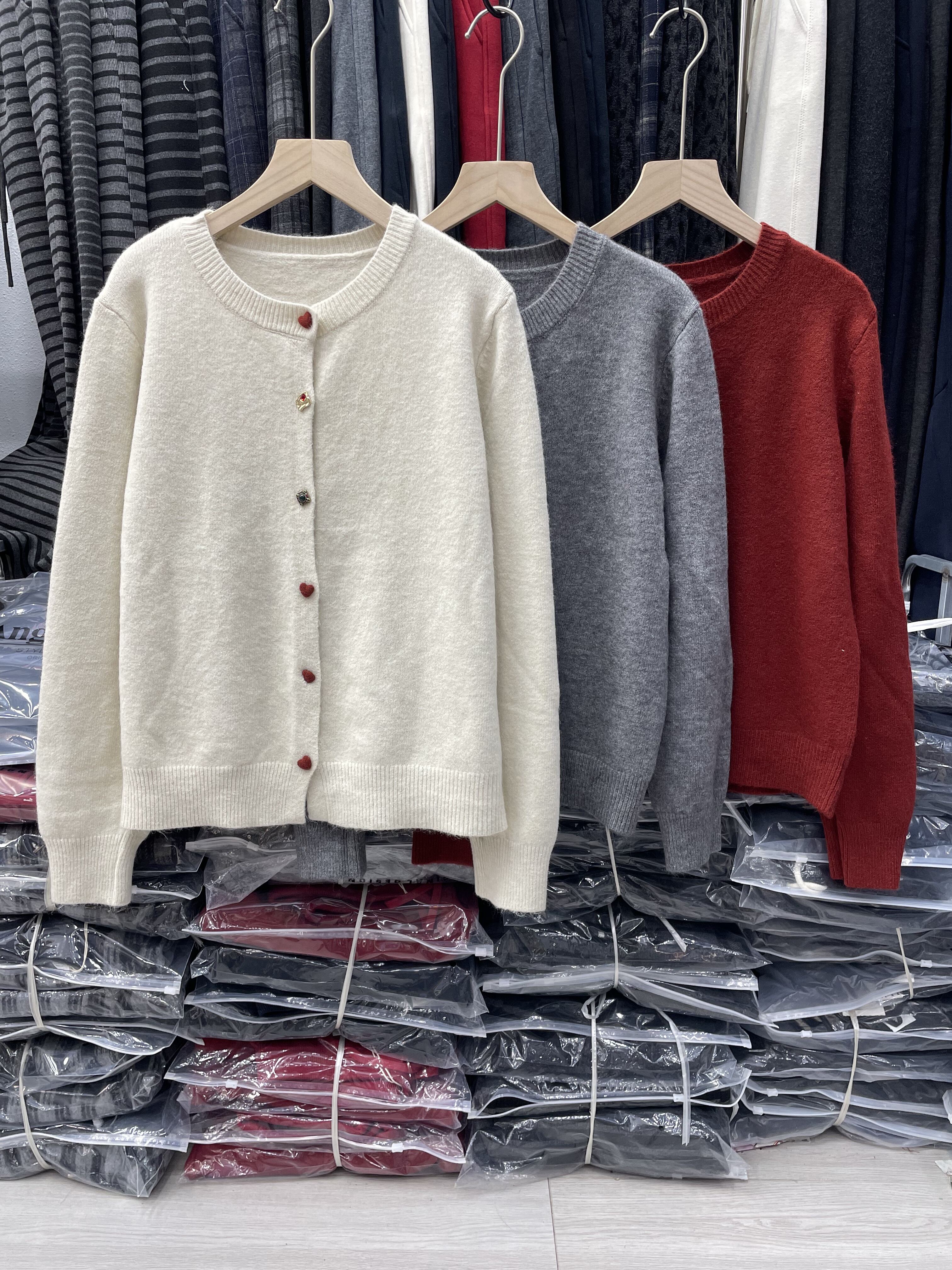 新年穿新衣韩系圆领针织开衫女2026春新款小个子短款毛衣外套上衣,女装/女士精品,毛针织衫,淘宝优惠券,粉丝福利购,淘宝优惠卷