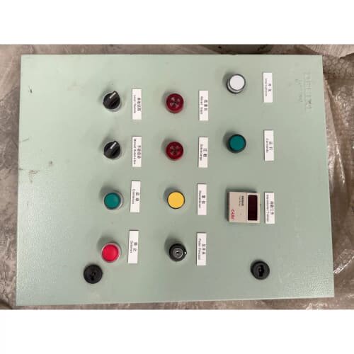 控制面板，型号DELIXI ELECTRIC，全新