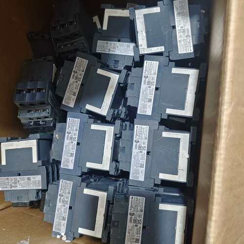 议价接触器 LC1D25BD，TeSys系列，24V DC
