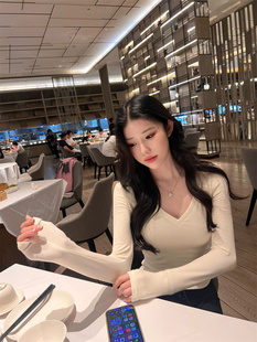 打底衫 green大姐姐 V领白T恤长袖 保暖修身 上衣内搭 秋冬瘦10斤