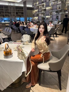 麻花女V领上衣T恤针织衫 时尚 丝绒半身裙 慵懒休闲 green大姐姐