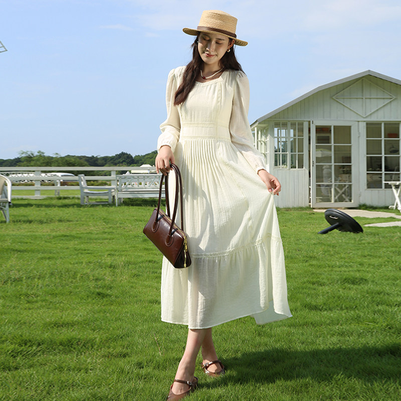 梵凯连衣裙2025秋法式气质收腰长袖连衣裙时尚优雅温柔度假风长裙