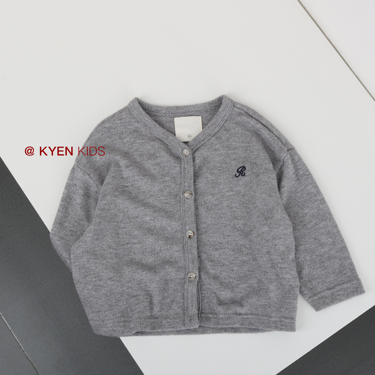 2025秋款男童毛衣女童刺绣针织开衫儿童休闲百搭洋气外套童装